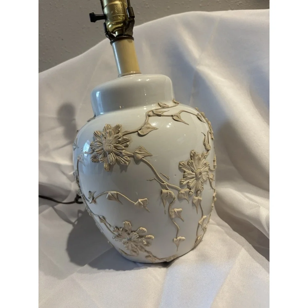 Vintage Chinoiserie Frosting Design Ginger Jar Table Lamp White Floral Relief